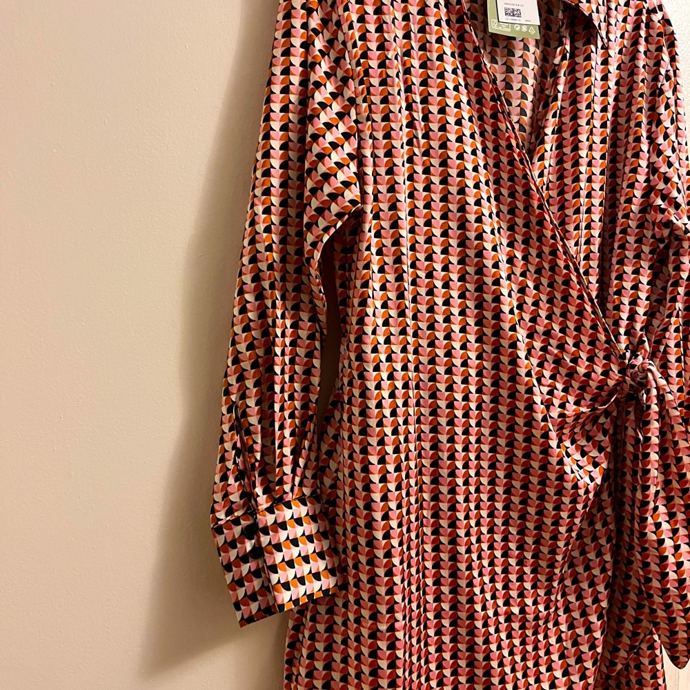 H&M Dress. Size M. Never used.